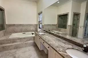 8133 Misty Oaks Blvd, Sarasota, FL 34243 - Photo 11