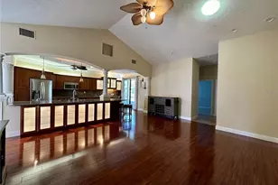 8133 Misty Oaks Blvd, Sarasota, FL 34243 - Photo 5