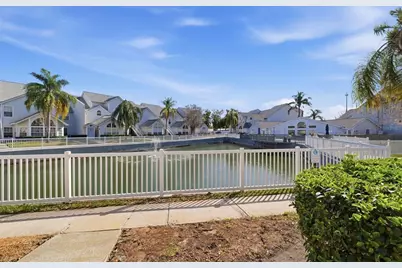 12245 Armenia Gables Circle #12245, Tampa, FL 33612 - Photo 5