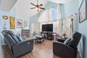 12245 Armenia Gables Cir, Tampa, FL 33612 - Photo 9