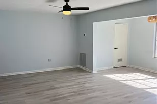 5750 80th St N, Saint Petersburg, FL 33709 - Photo 7