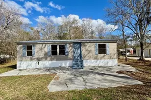 6240 Woodsman Dr, Zephyrhills, FL 33544 - Photo 3