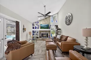 2735 Quiet Hollow Ct, New Port Richey, FL 34655 - Photo 3