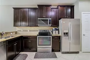 4907 White Sanderling Ct, Tampa, FL 33619 - Photo 3