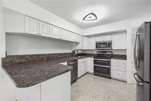 5589 46th Ave N, Kenneth City, FL 33709 - Photo 3