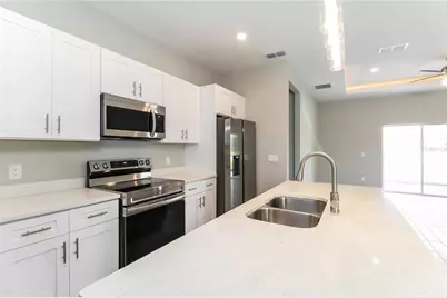 137 Zinnia Lane W, Kissimmee, FL 34759 - Photo 5