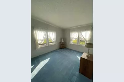 36722 Strand Dr, Zephyrhills, FL 33542 - Photo 31