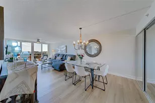 255 Dolphin Point, Clearwater Beach, FL 33767 - Photo 11