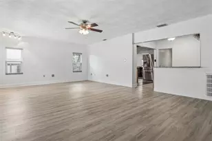 1023 N Bask Dr, Tampa, FL 33603 - Photo 7