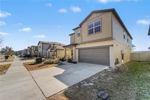 35202 Ackley Trce, Zephyrhills, FL 33541 - Photo 3