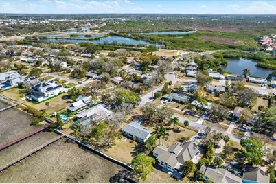 400 Shore Drive E, Oldsmar, FL 34677 - Photo 13