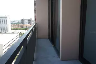 175 E 2nd Street S, Saint Petersburg, FL 33701 - Photo 15