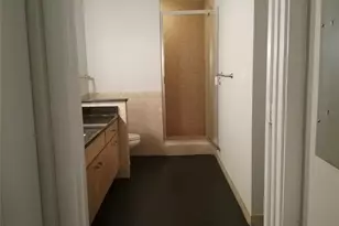 175 E 2nd Street S, Saint Petersburg, FL 33701 - Photo 11