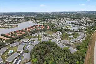 741 Landover Cir, Naples, FL 34104 - Photo 27