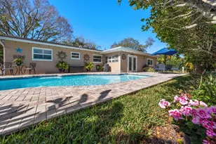 2233 Sunset Cir, Largo, FL 33774 - Photo 11