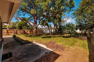 349 89th Ave NE, Saint Petersburg, FL 33702 - Photo 19