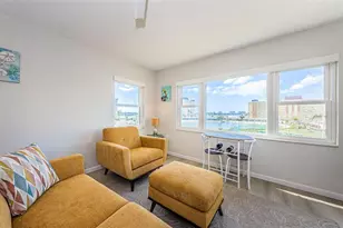 4650 Cove Cir, Saint Petersburg, FL 33708 - Photo 9