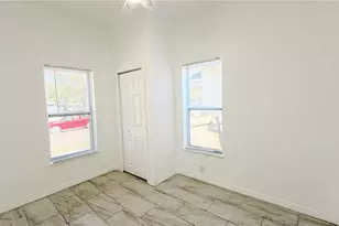 2332 W Pine St, Tampa, FL 33607 - Photo 9