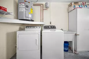 3415 Lori Ln, New Port Richey, FL 34655 - Photo 43