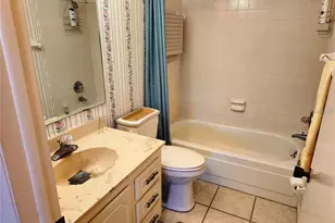 205 Dogwood Cir, Seminole, FL 33777 - Photo 17