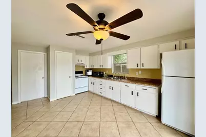 14875 56th Street N, Clearwater, FL 33760 - Photo 9