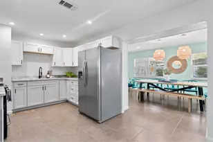 11208 Duncan St, Seminole, FL 33772 - Photo 9