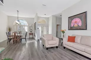 3910 Turkey Oak Dr, Valrico, FL 33596 - Photo 5