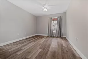 8602 Huron Ct, Tampa, FL 33614 - Photo 9