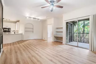 10108 Courtney Oaks Cir, Tampa, FL 33619 - Photo 5