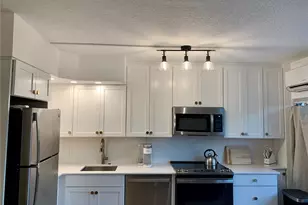 800 Bayway Blvd, Clearwater Beach, FL 33767 - Photo 5