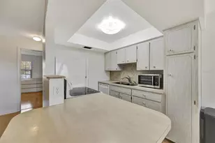 650 Pinellas Point Dr S, Saint Petersburg, FL 33705 - Photo 5