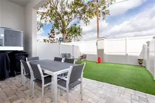 1273 Savona Dr NE, Saint Petersburg, FL 33702 - Photo 25