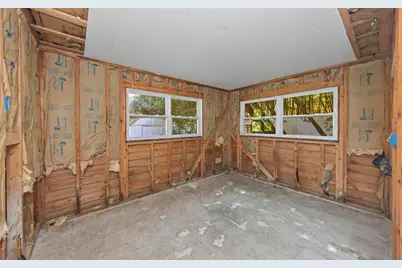 1820 Sutherland Drive W, Palm Harbor, FL 34683 - Photo 17