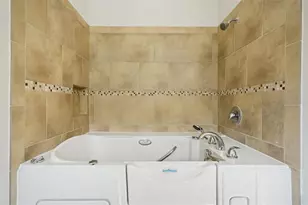 11129 Kiskadee Cir, New Port Richey, FL 34654 - Photo 17