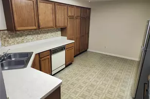 9896 Lake Seminole Dr E, Largo, FL 33773 - Photo 5