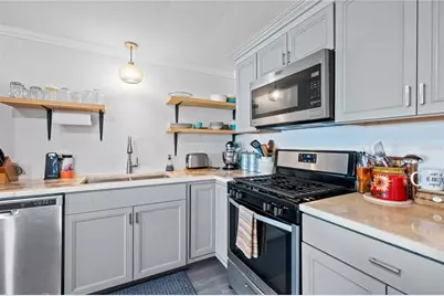 37240 Beverly Avenue, Zephyrhills, FL 33542 - Photo 3