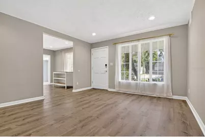 815 W Lowry Lane, Tampa, FL 33604 - Photo 3