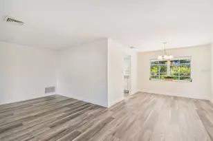 3165 Woodmont Dr, Sarasota, FL 34232 - Photo 7