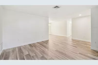 3165 Woodmont Drive, Sarasota, FL 34232 - Photo 11