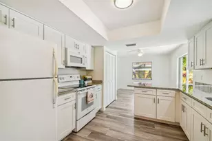 3165 Woodmont Dr, Sarasota, FL 34232 - Photo 23