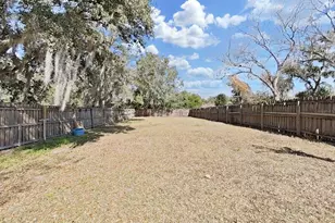 1606 Marsh Wood Dr, Seffner, FL 33584 - Photo 27