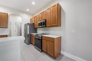 423 Manns Harbor Dr, Apollo Beach, FL 33572 - Photo 9