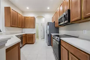 423 Manns Harbor Dr, Apollo Beach, FL 33572 - Photo 11