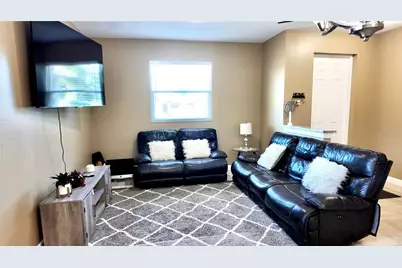 1813 1st Avenue E, Palmetto, FL 34221 - Photo 9