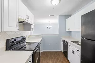 18001 Richmond Pl Dr, Tampa, FL 33647 - Photo 9