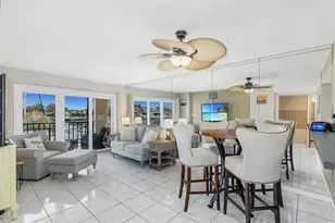 51 Island Way, Clearwater Beach, FL 33767 - Photo 17