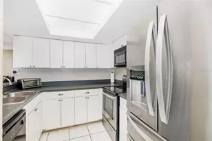 51 Island Way, Clearwater Beach, FL 33767 - Photo 25