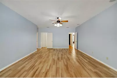 18006 Clear Lake Dr, Lutz, FL 33548 - Photo 27