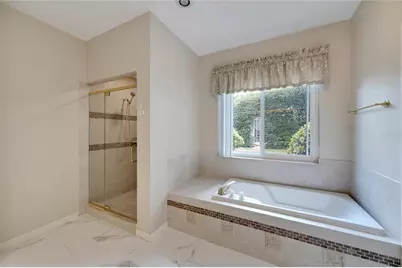 18006 Clear Lake Dr, Lutz, FL 33548 - Photo 31