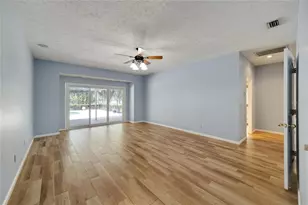 18006 Clear Lake Dr, Lutz, FL 33548 - Photo 25